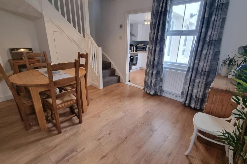 Entire House With Garden & Parking Nr Ashford Int Villa Exterior photo